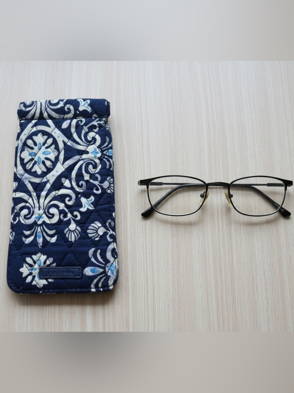 Vera Bradley Retired Steel Blue Medallion Eyeglasses Sunglasses Sleeve Pouch